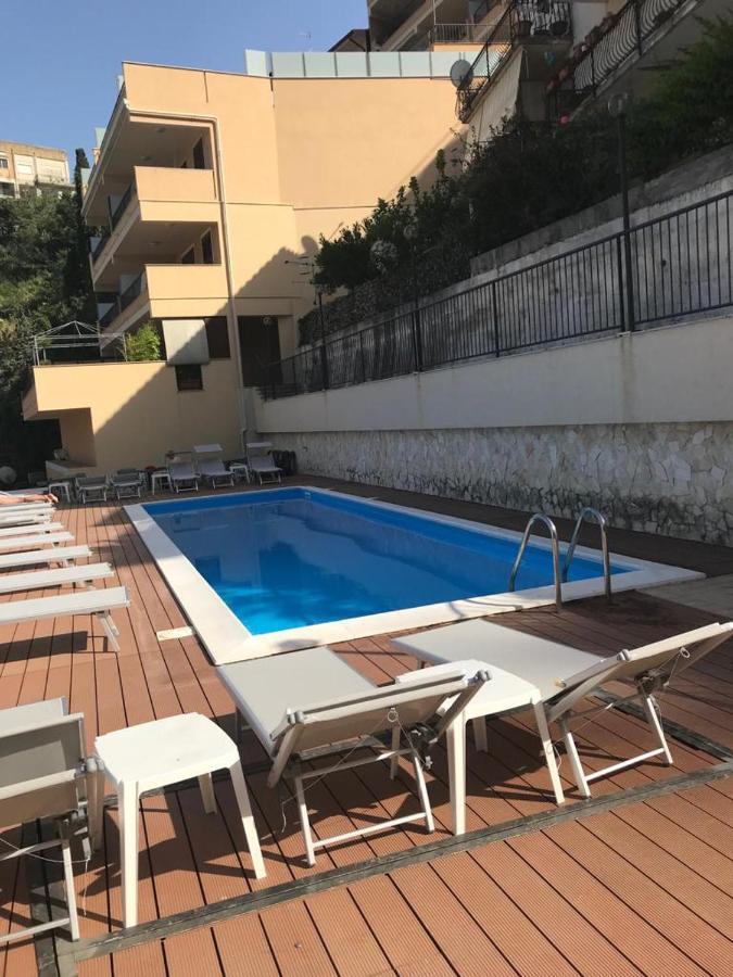 Il Piccolo Diavolo Apartment Taormina Exterior photo